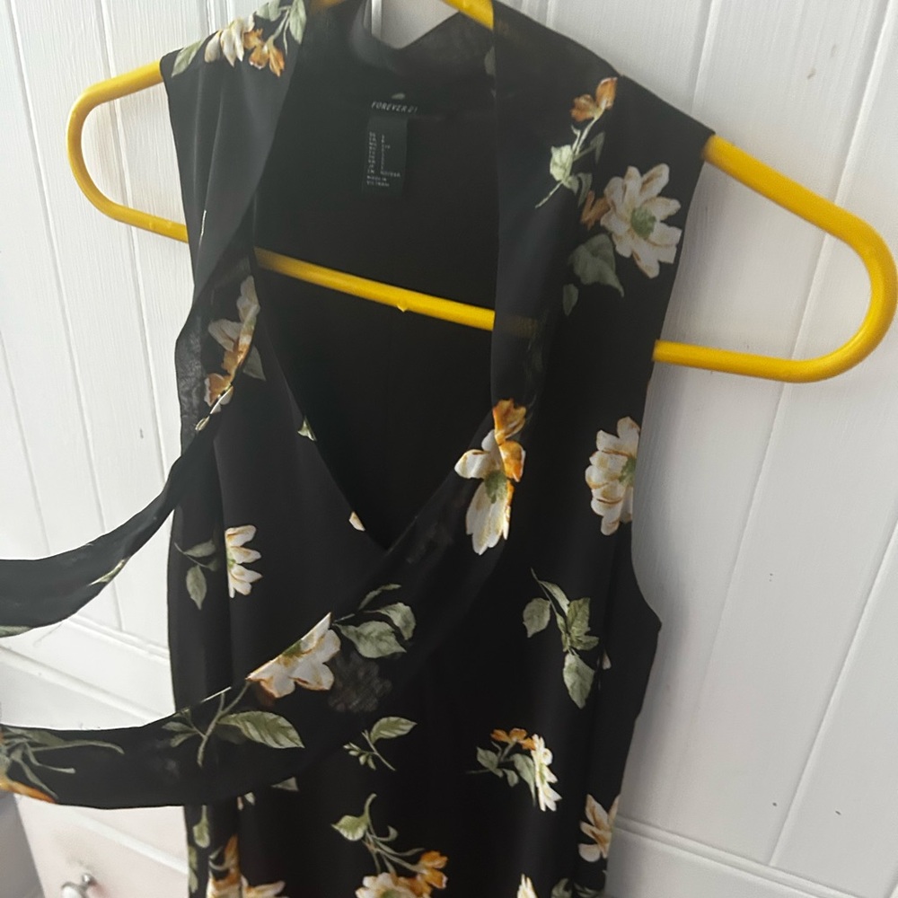 NWOT FOREVER 21 Floral Sleeveless Lined Black Dress w/Tie Neck, Flowy Skirt - Picture 3 of 11
